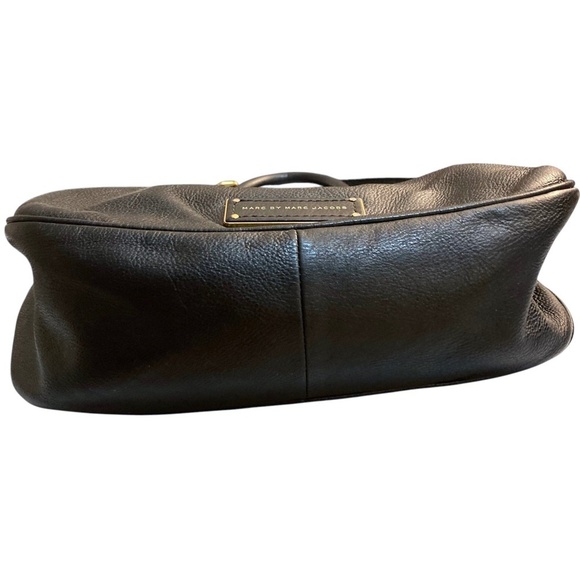 MARC BY MARC JACOBS Pebbled Italian Leather Convertible Crossbody Bag + Wallet - Picture 10 of 16